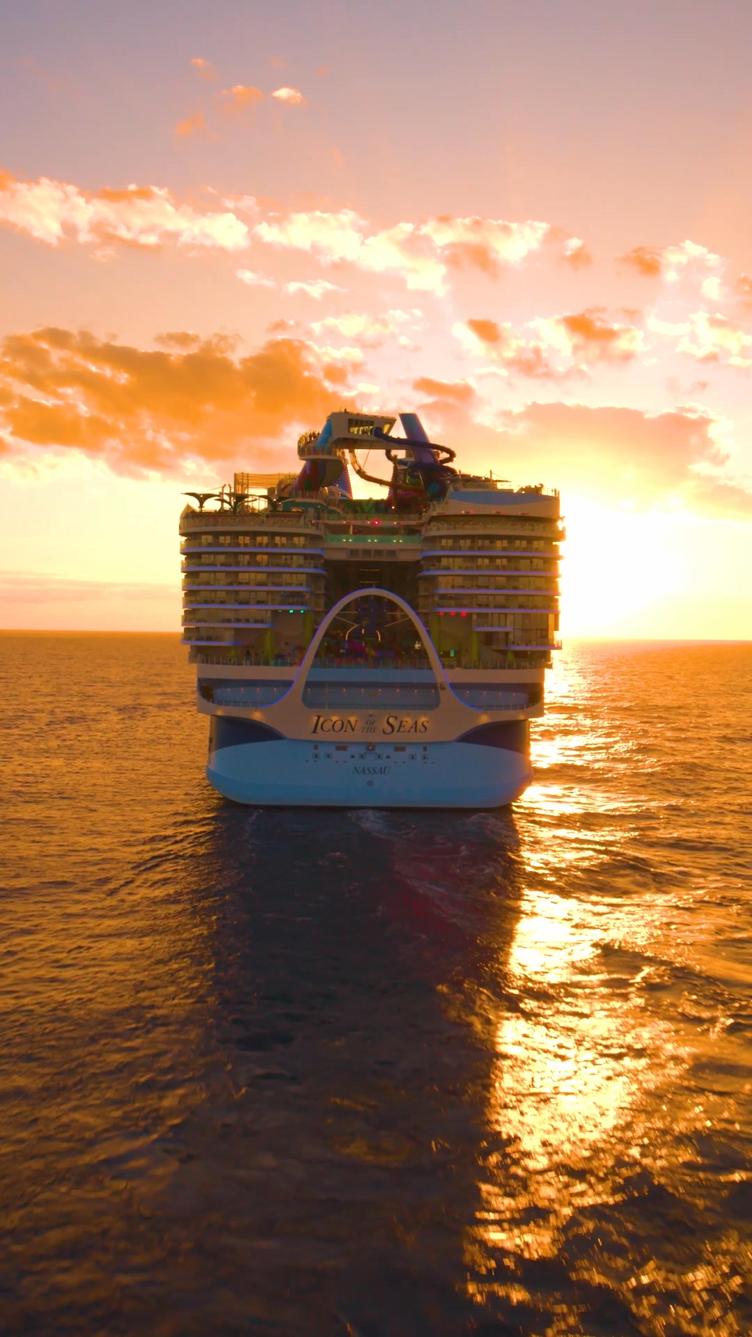 On the way, and looking good doing it. 🤩 📍Icon of the Seas, sailing ...