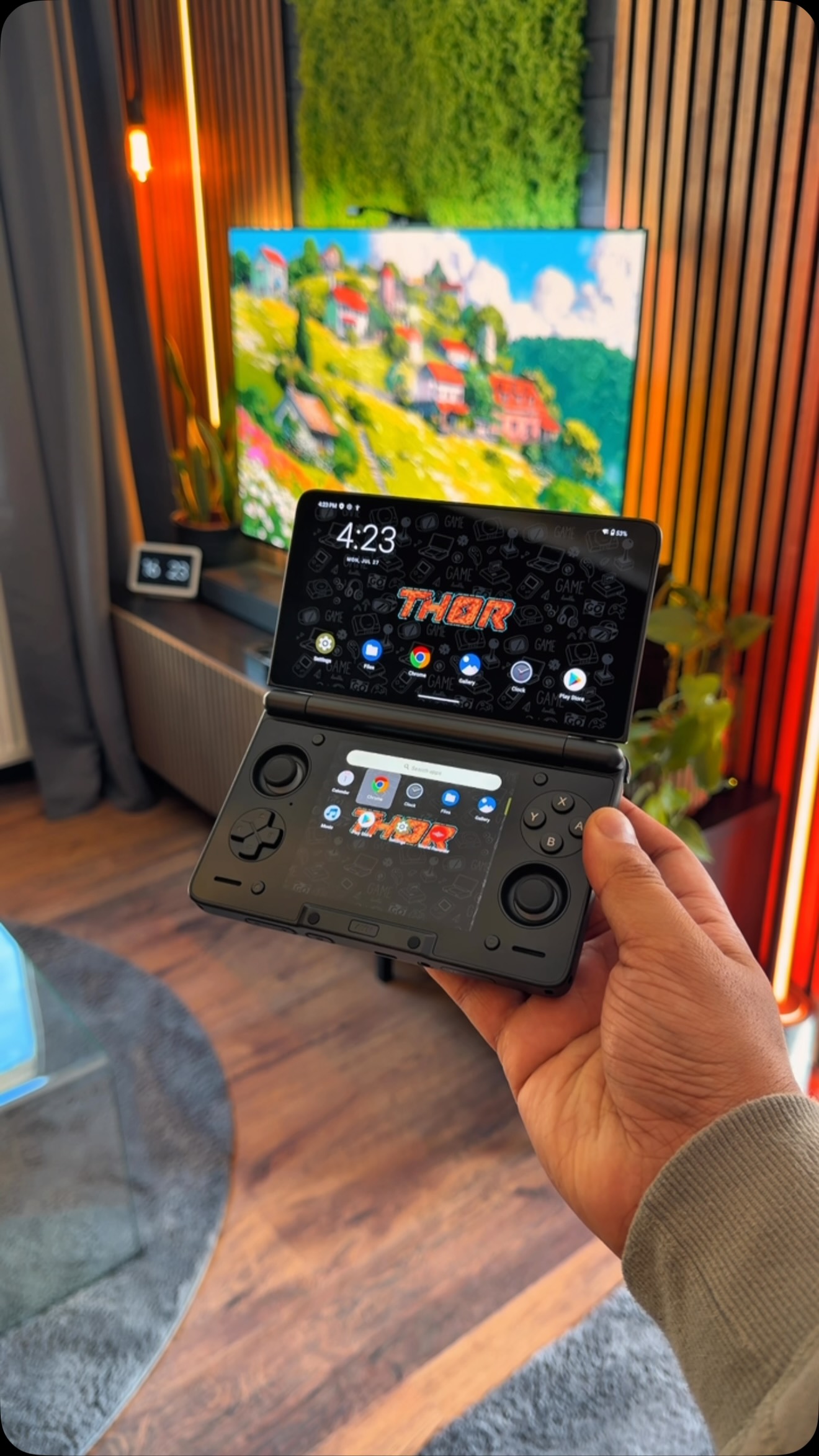 It finally arrived! The 120hz OLED touchscreen AYN THOR MAX in