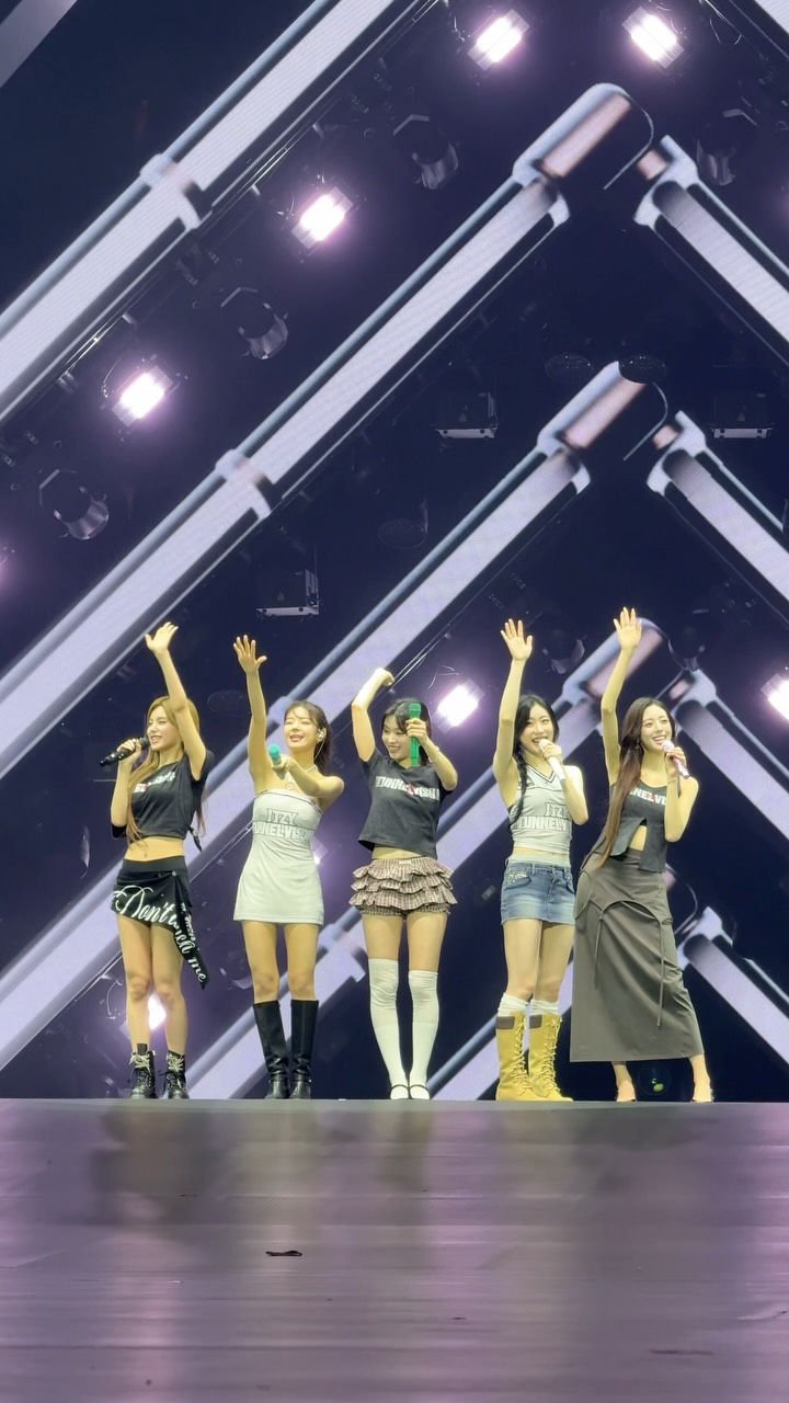 itzy イェジ セット ITZY added a new photo. | ITZY