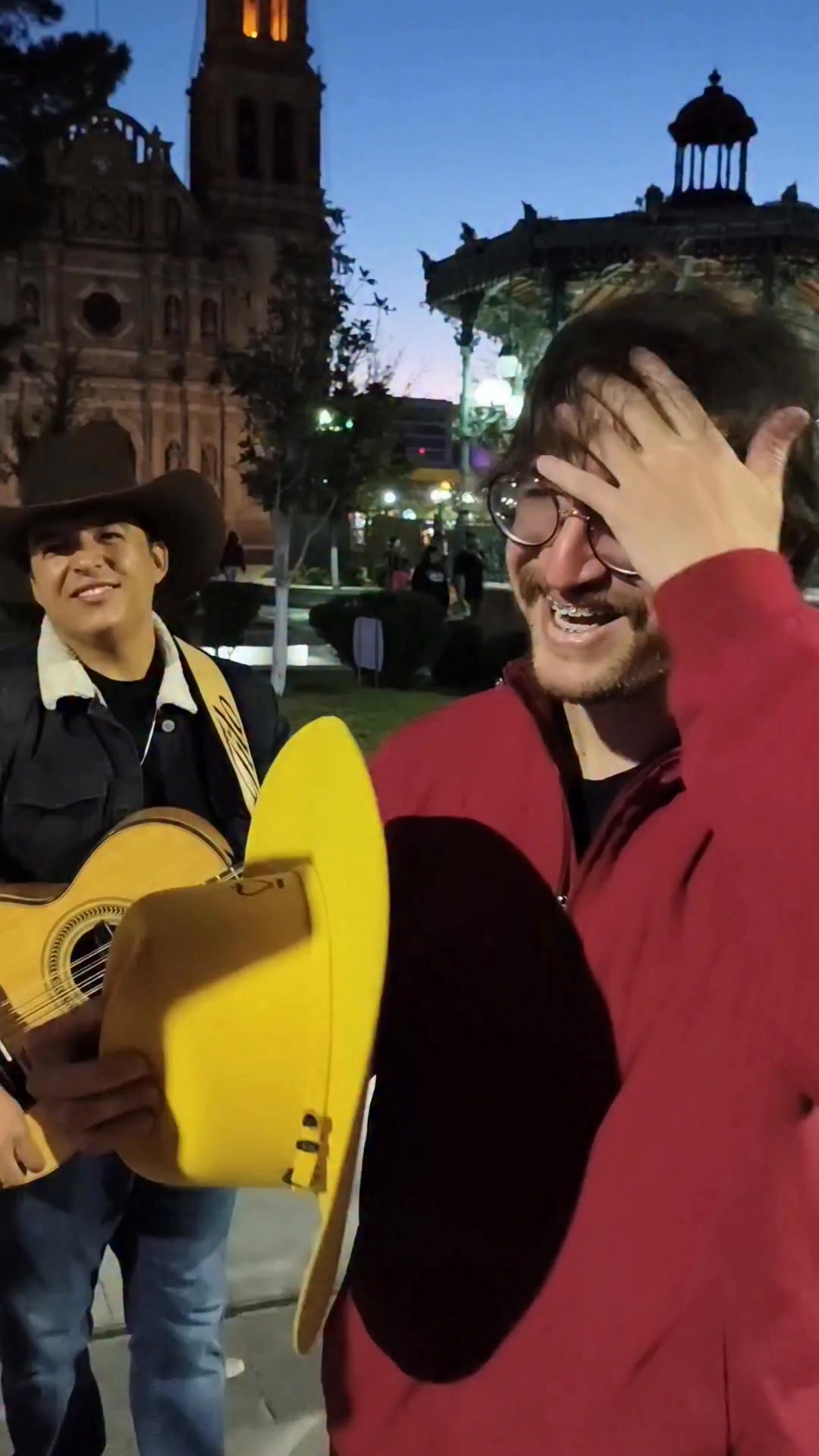 El pinolais bailando con sus compañeritos Pinolais #fblifestyle | El ...