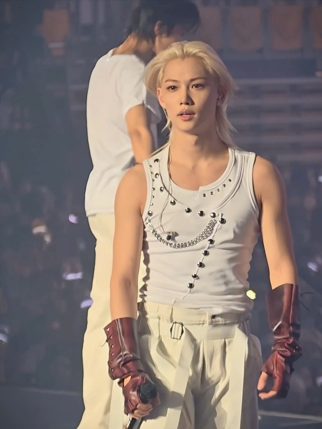 Bang Chan performs shirtless on STRAY KIDS' 