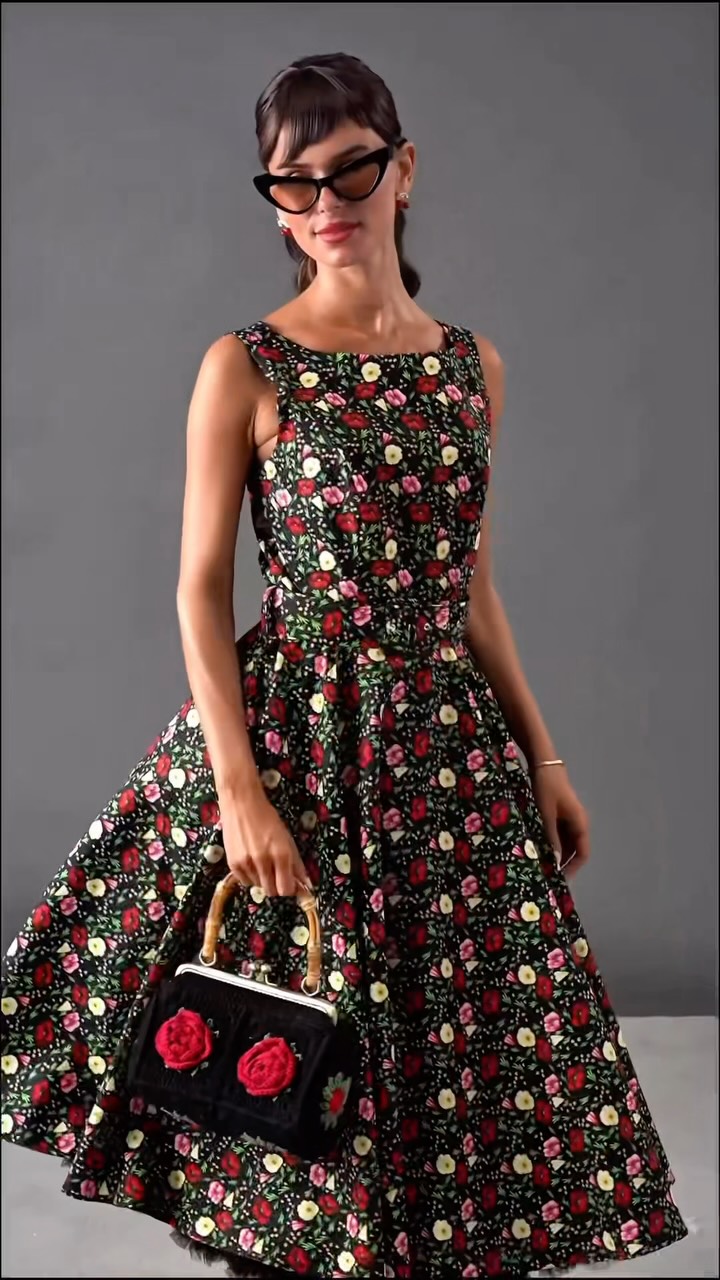 This 100% cotton Liberty style floral dress hits the sweet spot between dreamy femininity and chic cool-cat energy. Style it with our bag and sunglasses to create an effortlessly chic outfit. 🖤🌼, 20% 