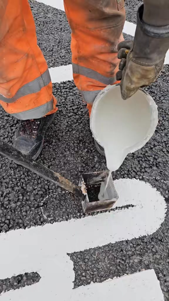 Hand Moulded Hatching #mould #thermoplastic #roadmarkings #jug | Tokla ...