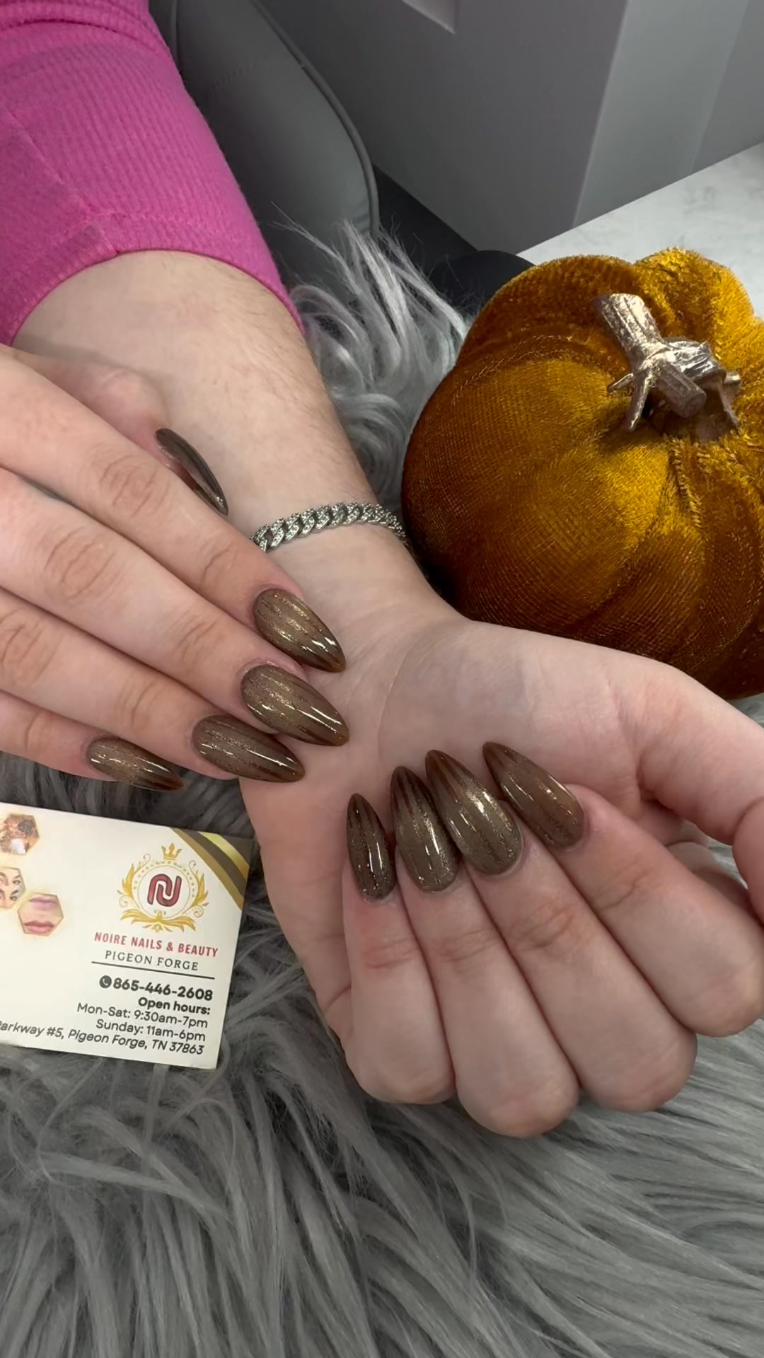 Noire nails and beauty pigeon forge 2656 Parkway is the best * the