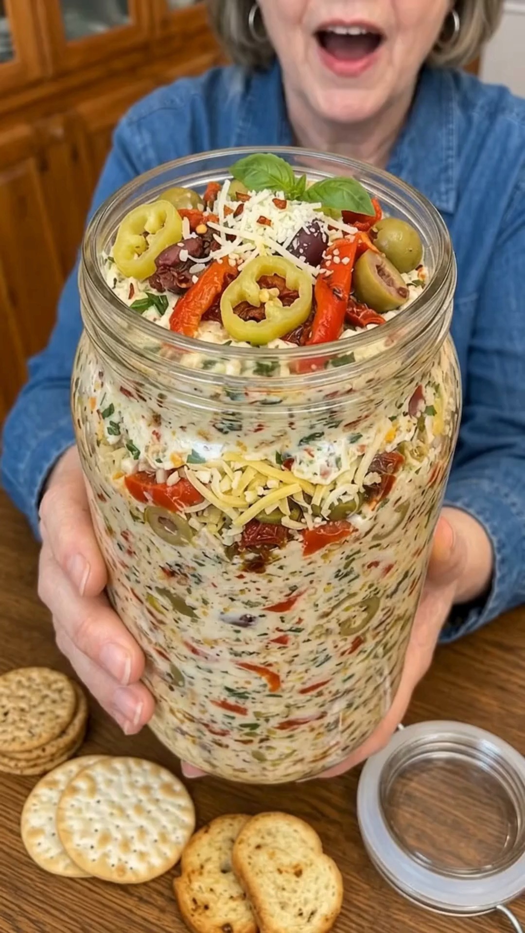 Antipasto Cream Cheese Party Dip 🇮🇹🧀🌶️🫒, This Antipasto Cream Cheese Party Dip is creamy, tangy, savory, and loaded with all the bold flavors of a classic Italian antipasto platter! A smooth cream 