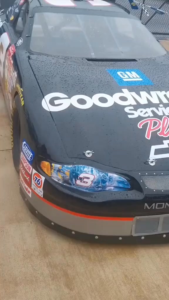 Nascar driver honors idol with 1981 throwback car