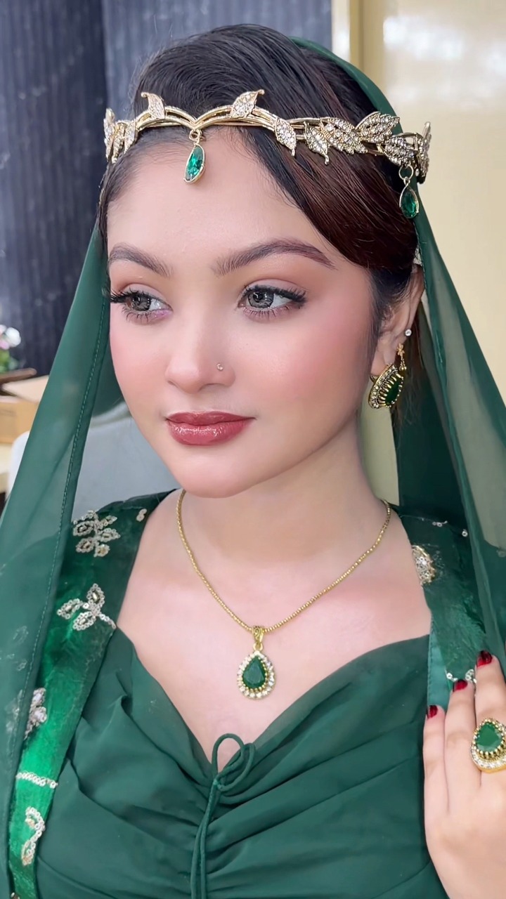hurrem sultan green dress look | Thanzil Jony logos