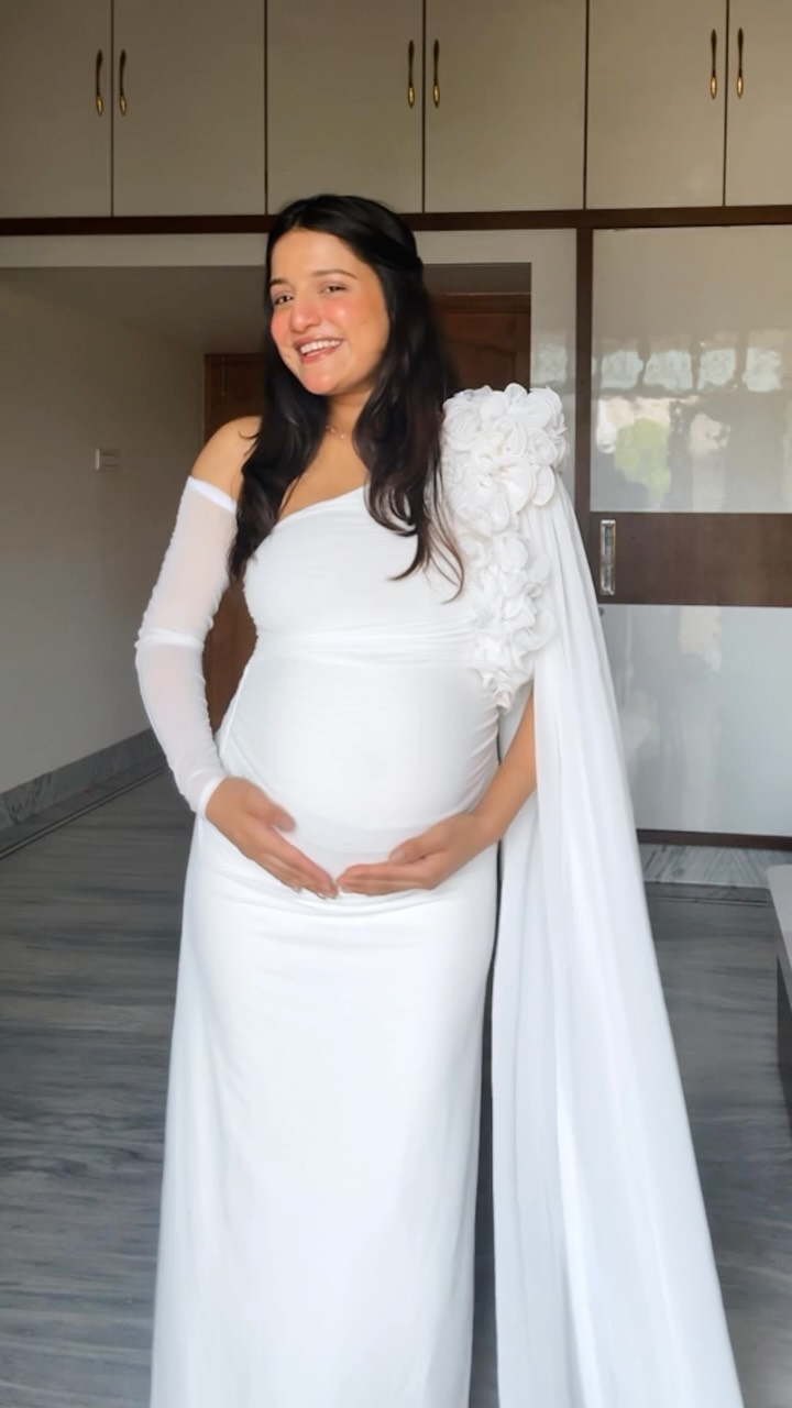 white bodycon maternity dress A stunning gown designed for baby showers, maternity photoshoots, formal events, and every special celebration., ✨ Maternity Bodycon Gown, • Stretch tulle with soft viscose Size:18 inches 25FW this maternity dress combines The 26 Best Beach