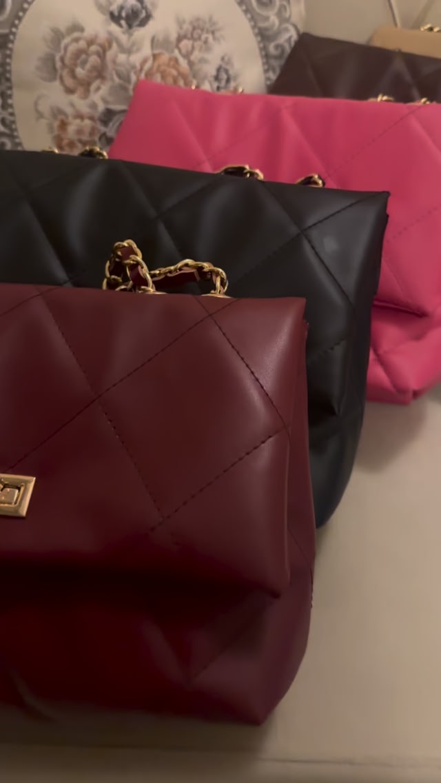 Belle – The Classic Flap Bag (Maroon) ✨👜 Effortlessly elegant