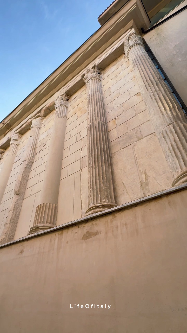🏛️ 𝐓𝐞𝐦𝐩𝐥𝐞 𝐨𝐟 𝐀𝐮𝐠𝐮𝐬𝐭𝐮𝐬; 𝐏𝐨𝐳𝐳𝐮𝐨𝐥𝐢, 𝐈𝐭𝐚𝐥𝐲 🇮🇹 The Temple of Augustus in ...