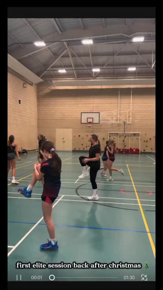 Quick footwork, catching, passing and timing 💖💜 ⭐️ Working on running ...