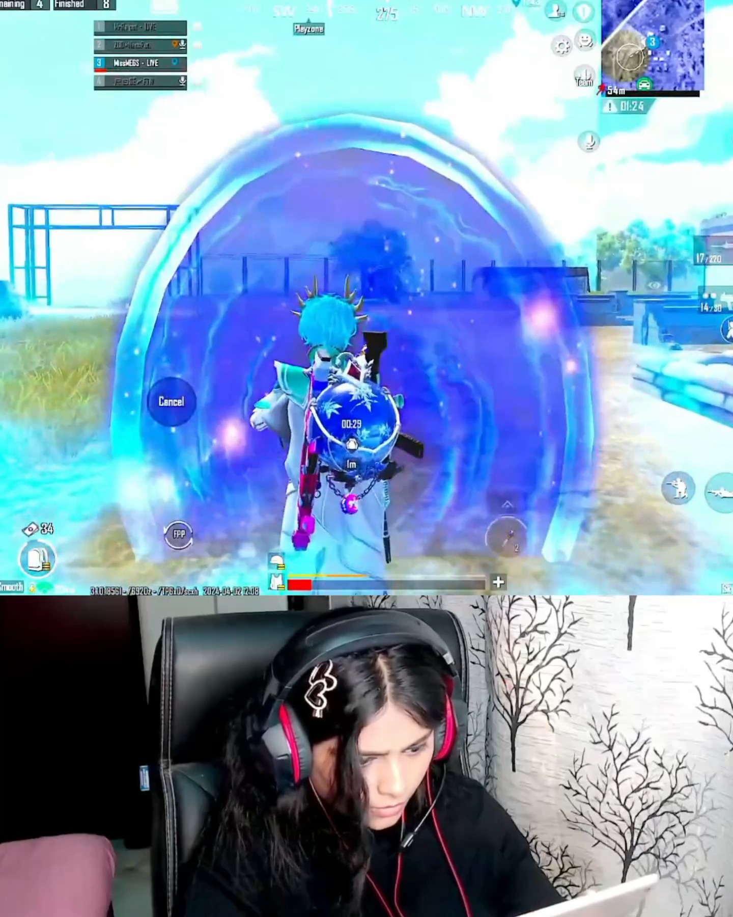 Solo vs Squad last zone fight in pubg mobile