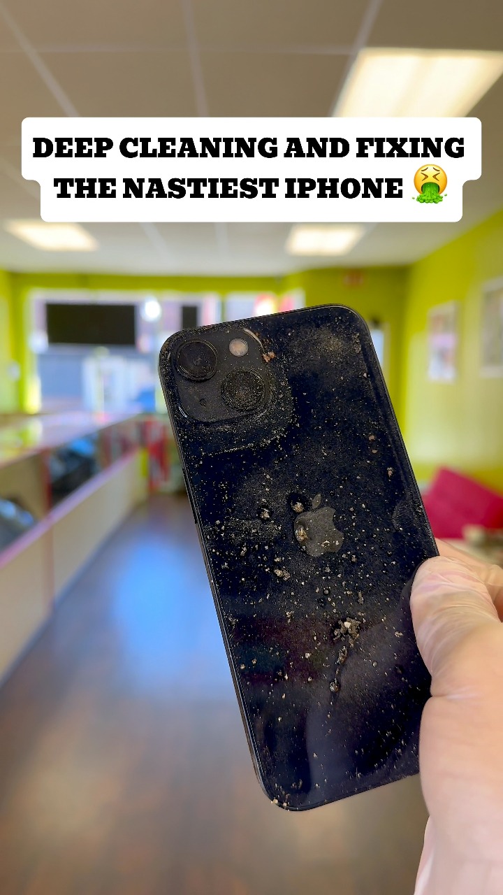 Deep cleaning and fixing the nastiest iPhone 🤢🤮 #moneytalkswireless # ...