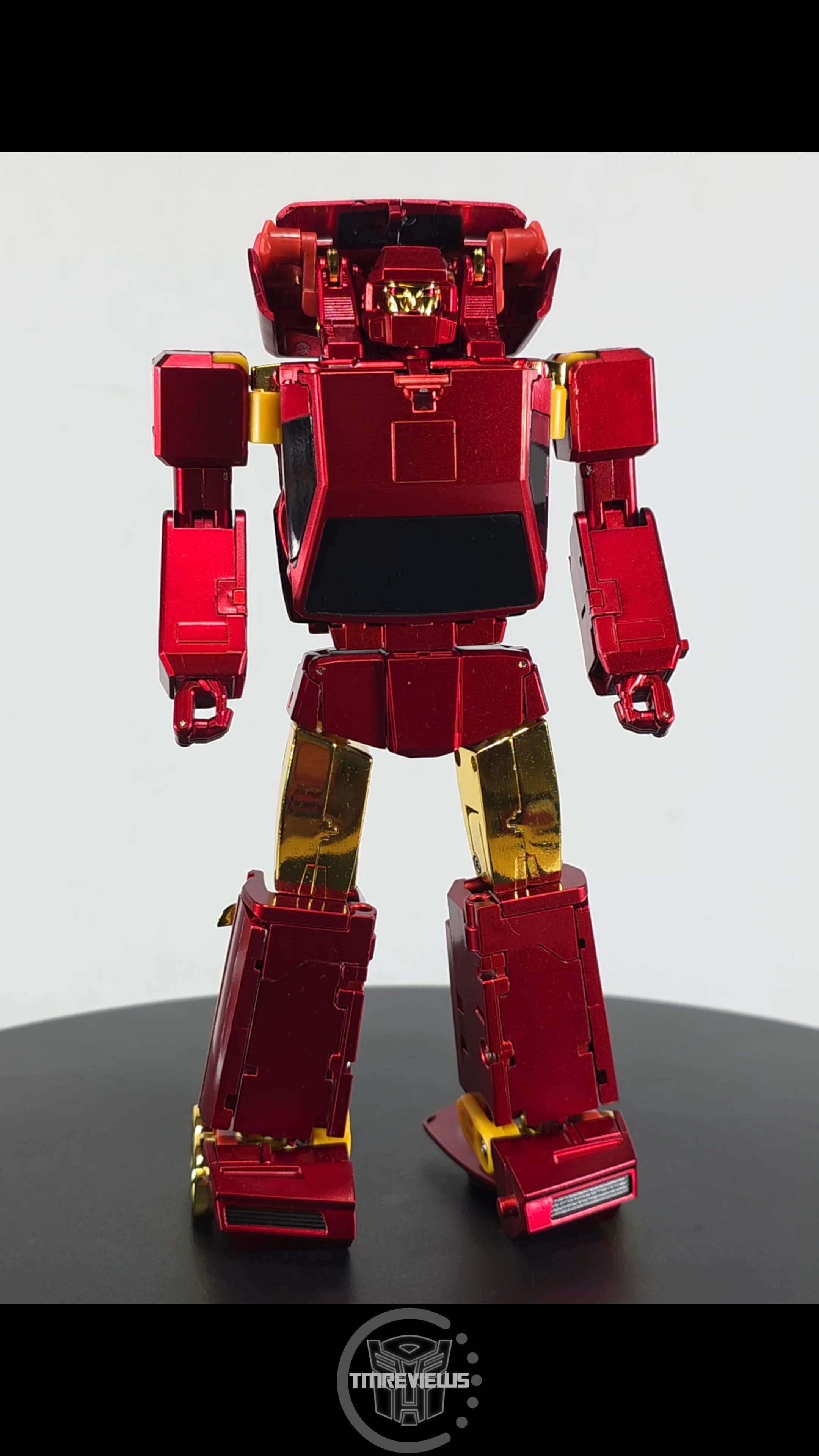 X-Transbots & @realmofcollectors Botcon 2026 Exclusive Stark Red
