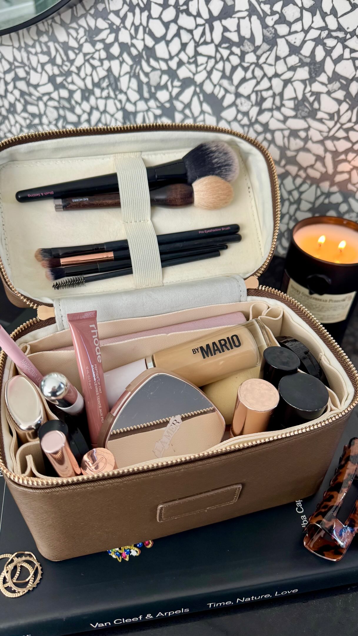 fleur de force travel makeup bag That feeling of a fresh bag. Found this from Amazon 🤎 I’ll link the makeup in my stories x With many great ways Nike ACG Daypack – shopify_collection-Accessories Model:TR 5/6