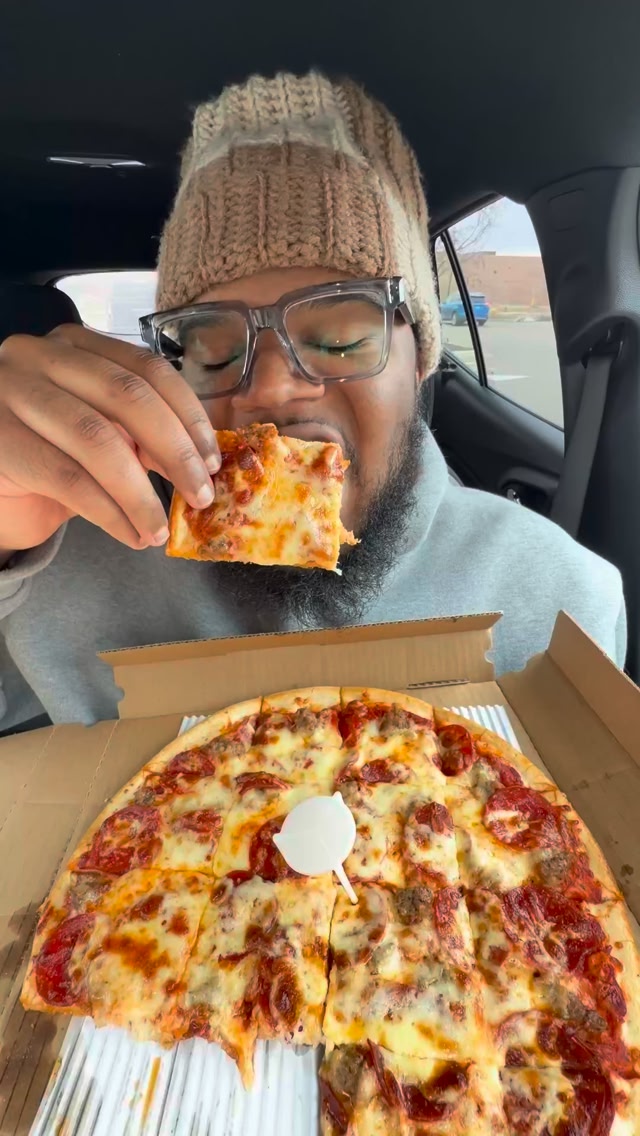 Trying PIZZA MAN in EAGAN! 🍕👨‍🍳 #pizza #twincitiee #minnesota