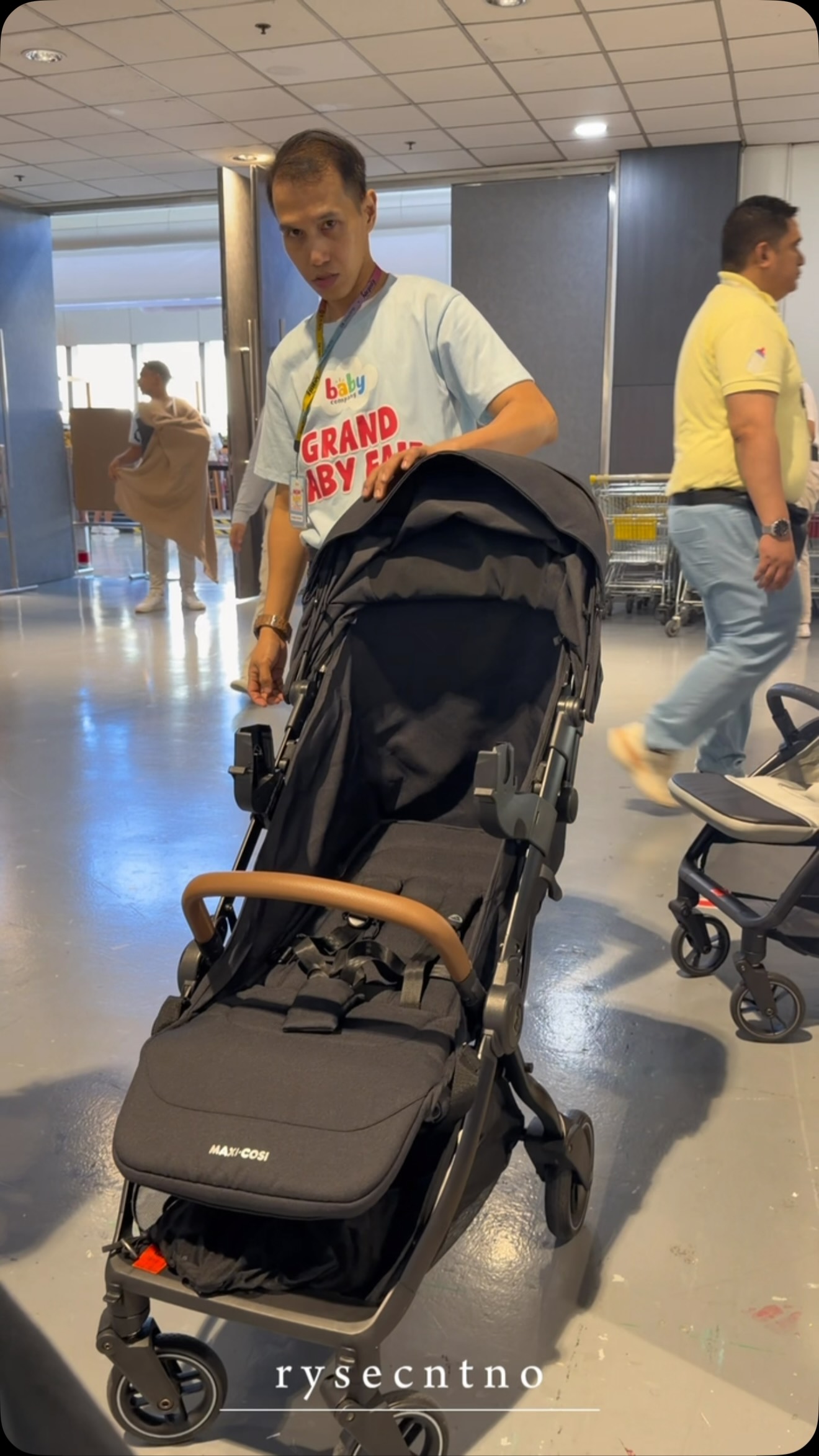 uppababy vista logo V3 Stroller + RumbleSeat V3 - Convertible Single-to-Double Stroller System - Toddler Seat, RumbleSeat Accessory, Adapters Included Other:Kansas City Chiefs Exploring With an All Amazon Laptop Coach Bag