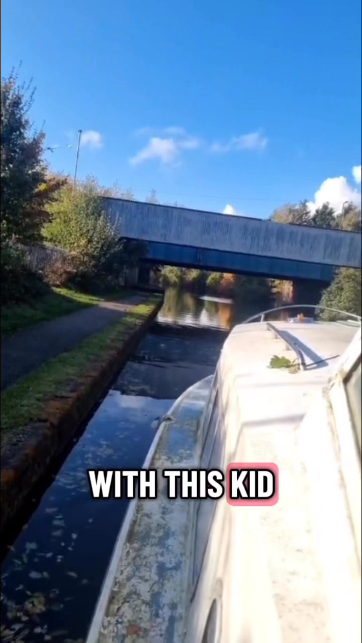 There’s something seriously wrong with this lad 😂 Part 1 – he’s walking ...