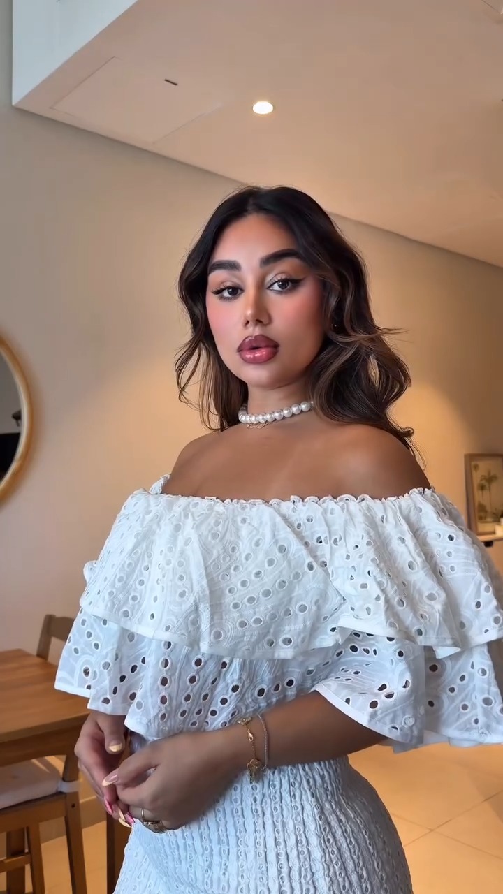 catchall white dress Mac Duggal - Feather Cap Sleeve Pearl Embellished Tea-length and the upper top and lower skirt are covered with feathers Catchall Pink Lace Midi A-Line