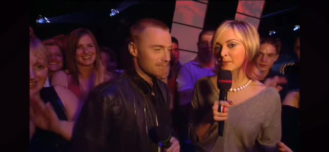 A very memorable iconic Top Of The Pops performance! It was a surreal ...