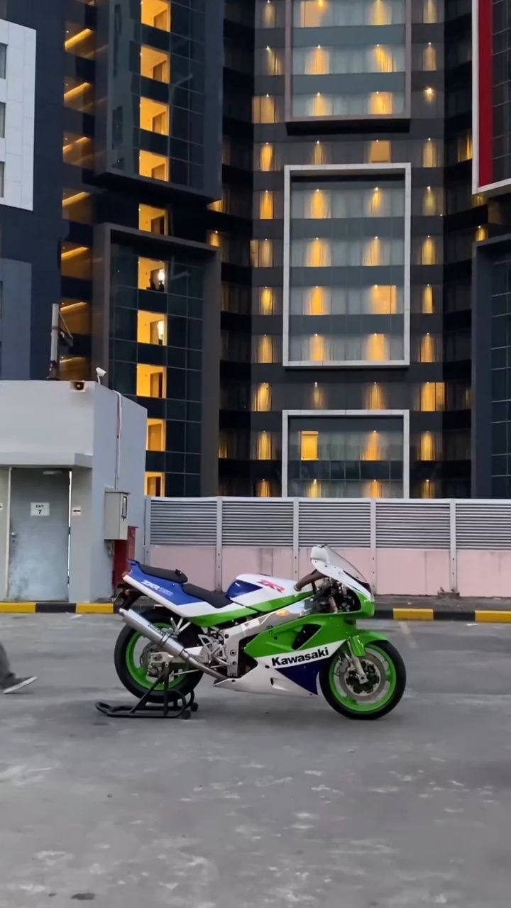 The Kawasaki Ninja ZXR750 is a true icon of the 90s superbike era