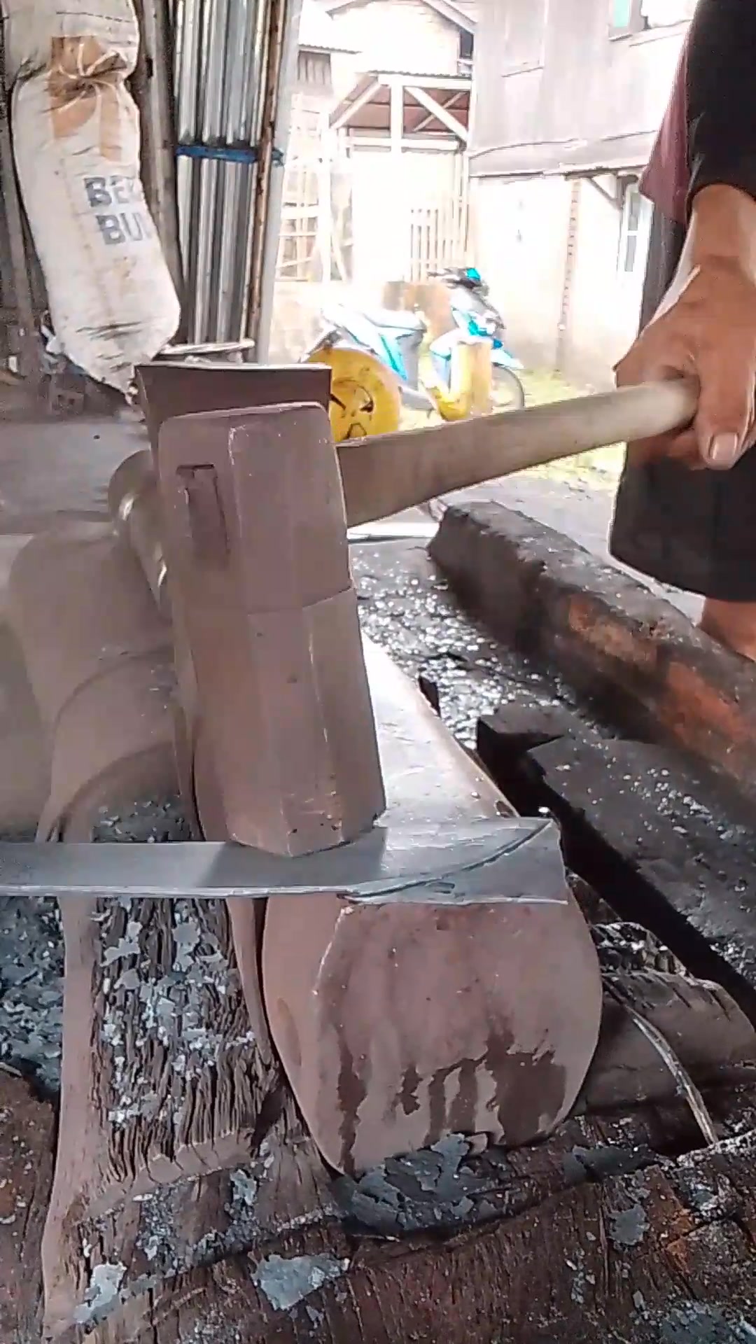 The technique accuration of cutting and eksploration and balancing this ...