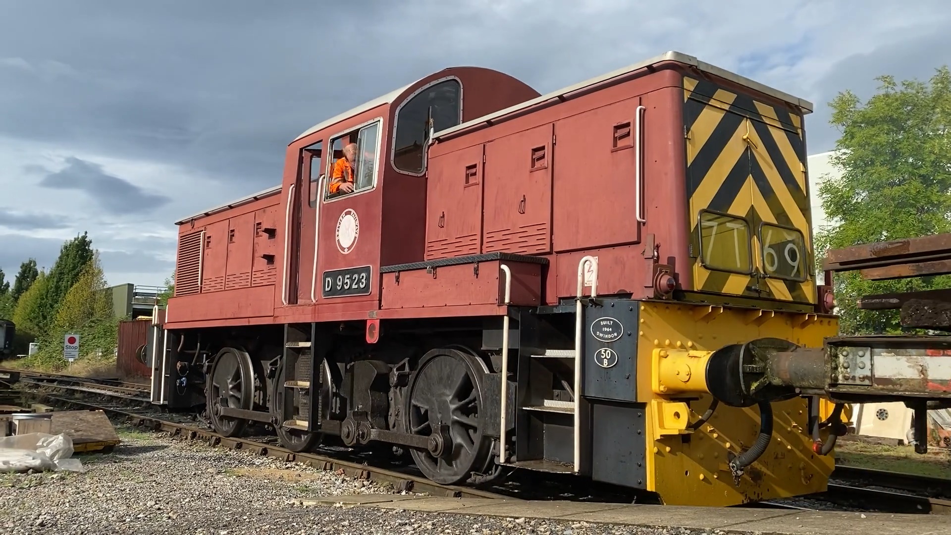 Class 14 (D9523) heads out of Leeming Bar on Monday morning with a ...