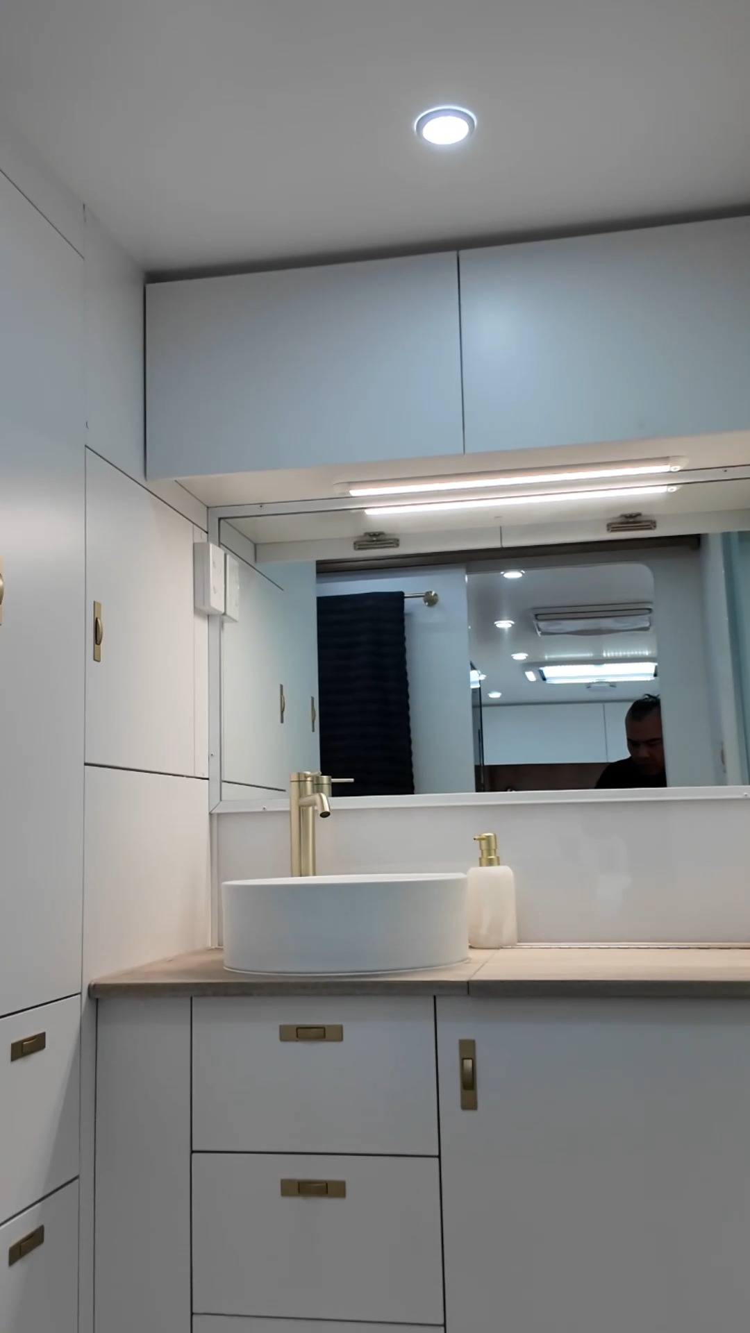 🌴 Whitsunday XE 216C Luxury off-grid comfort with a huge ensuite and ... - Luxury Off-Grid Penthouse Features To Look For