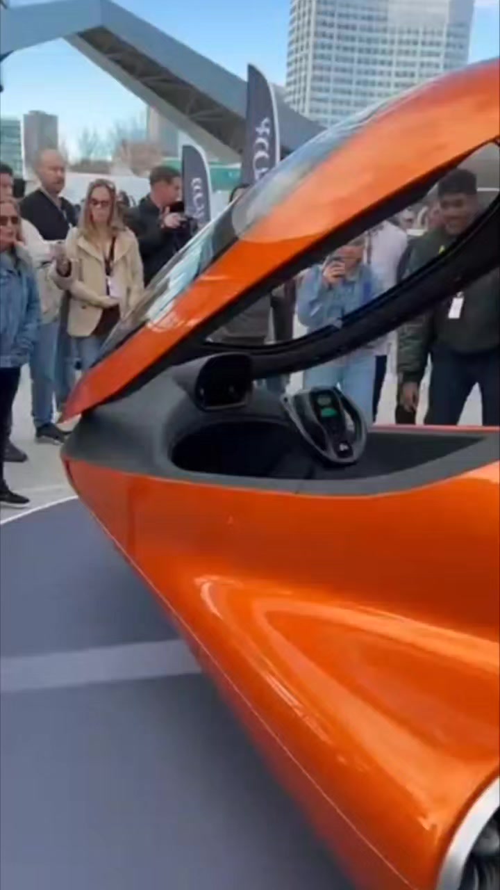 Crowds Gather as Personal Jet Pod Steals the Show Hashtags: #JetPod # ...
