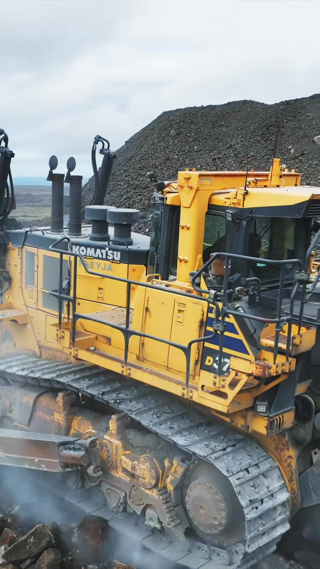 Komatsu D375A-8 Large Dozer pushing hard in the French Alps