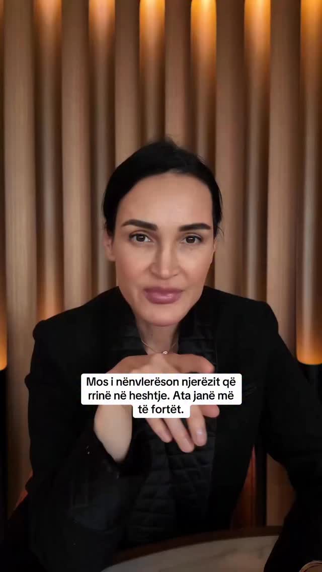 Mos i nënvlerëson njerëzit që rrinë në heshtje. Ata janë më të fortët ...