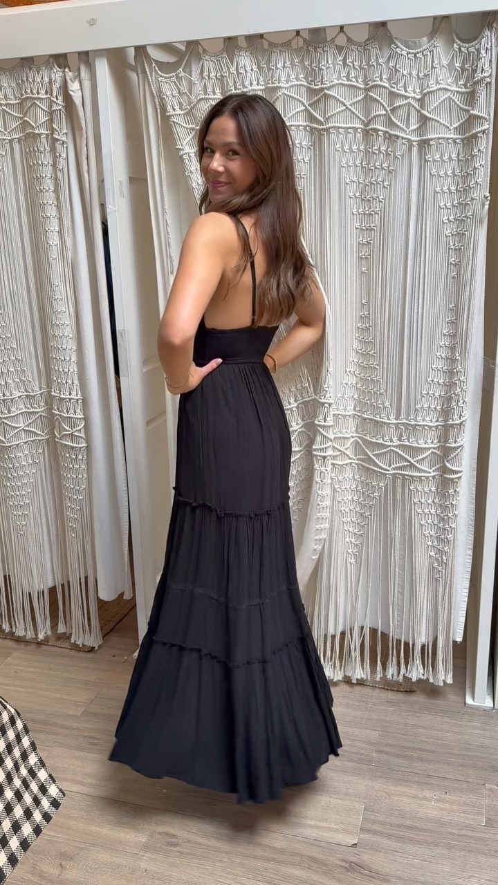 Sometimes you don’t need a whole new outfit—you just need the right boots 🤠A black maxi dress is one of those pieces you’ll wear long after Stampede, and adding cowboy boots gives it just the right 