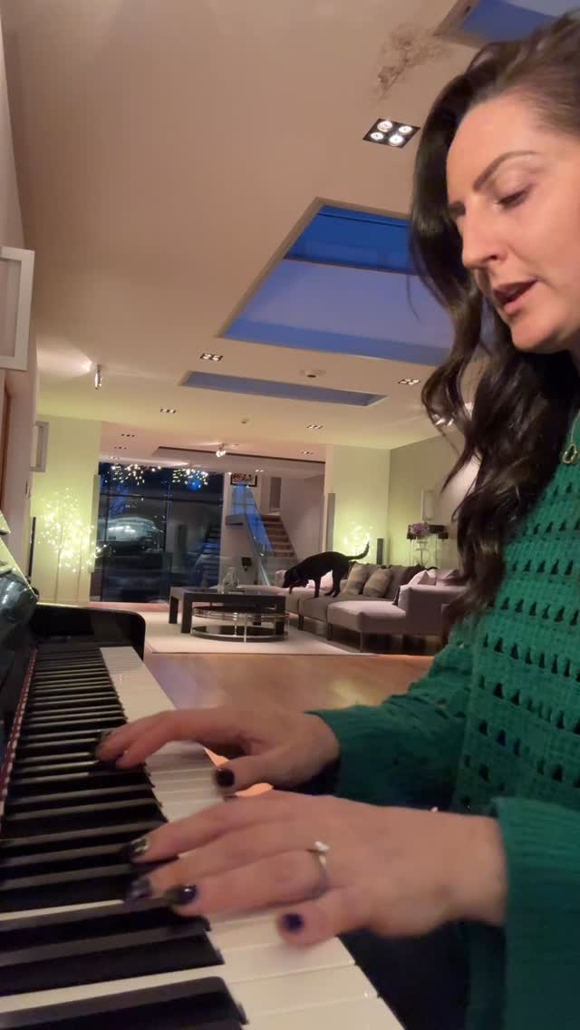 Love this spooky arrangement of ‘Blackbird’ Don’t love how distracting ...