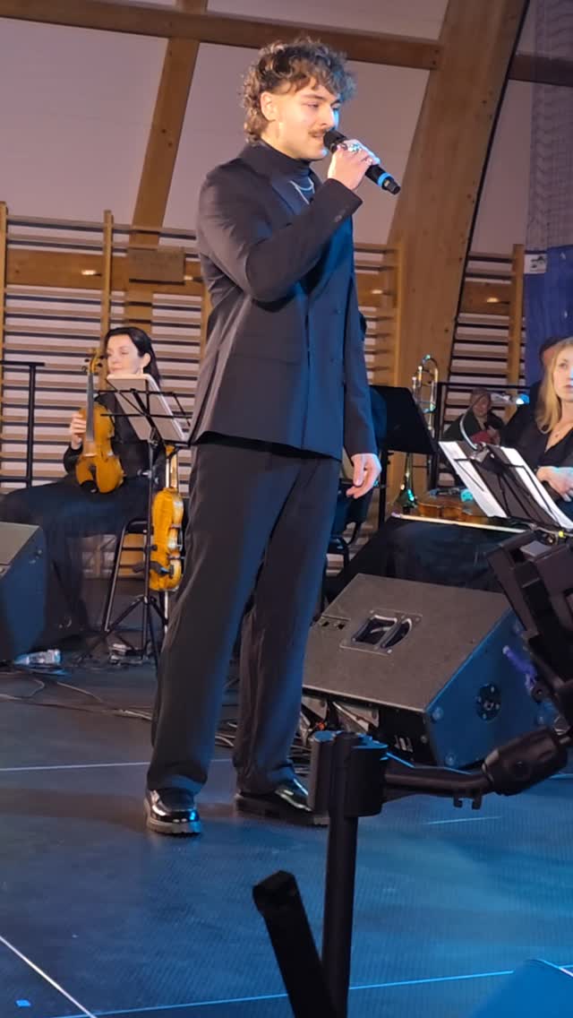Kacper Bator tak śpiewał w trakcie Koncertu Noworocznego ...