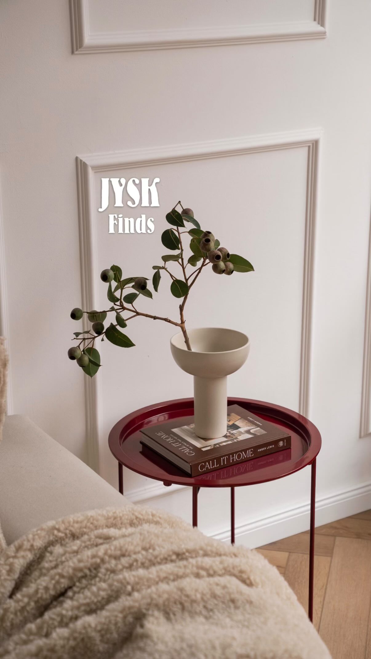 Best JYSK Finds | Oktober 2025 🤎, 1. RANDERUP - Beistelltisch - 8,00€, 2. KENT - Dekoleuchte - 22,50€, 3. CARLO - Vase