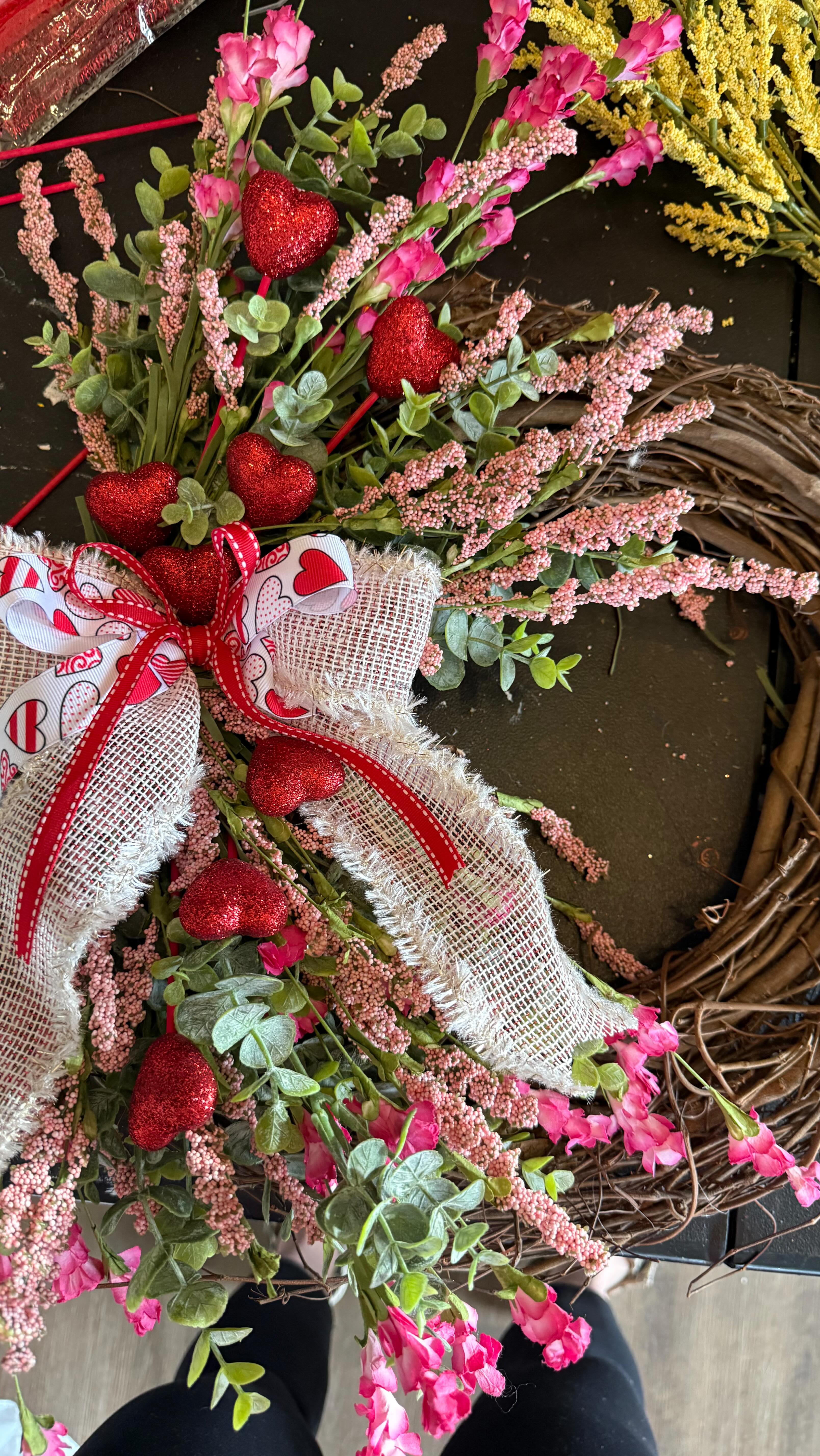Make a Valentine’s Day wreath with me ️ #grapevinewreath # ...