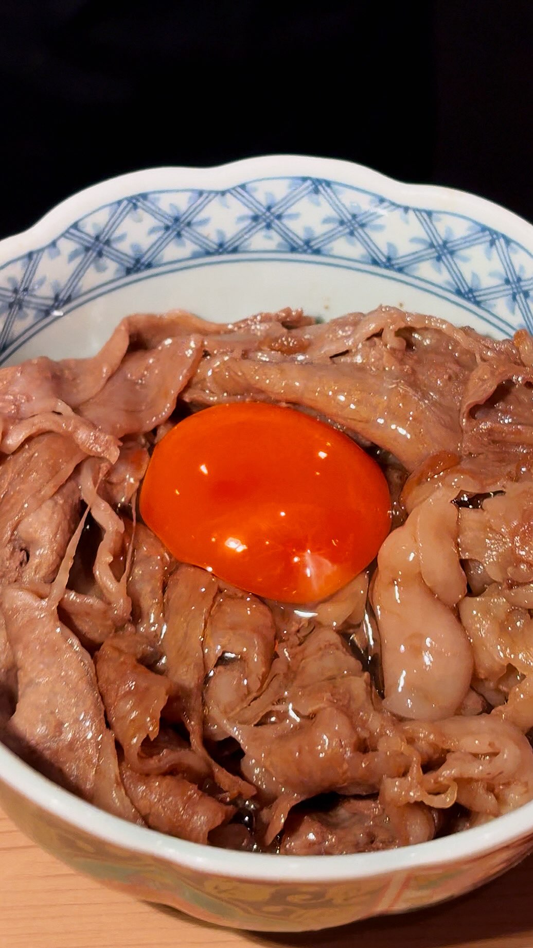 Sukiyaki (鋤焼; or more commonly すき焼き; [sɯ̥kijaki]) is a