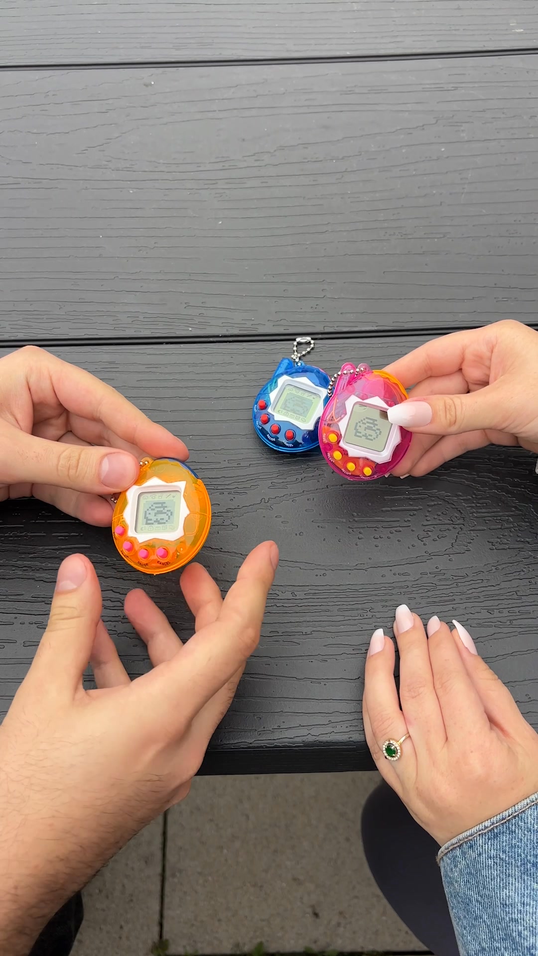 Les années 2000 sont de retour – pour seulement 2€ 😍 Attrape ton Digital Pet chez TEDi ! 🧡💗💙 | TEDi France