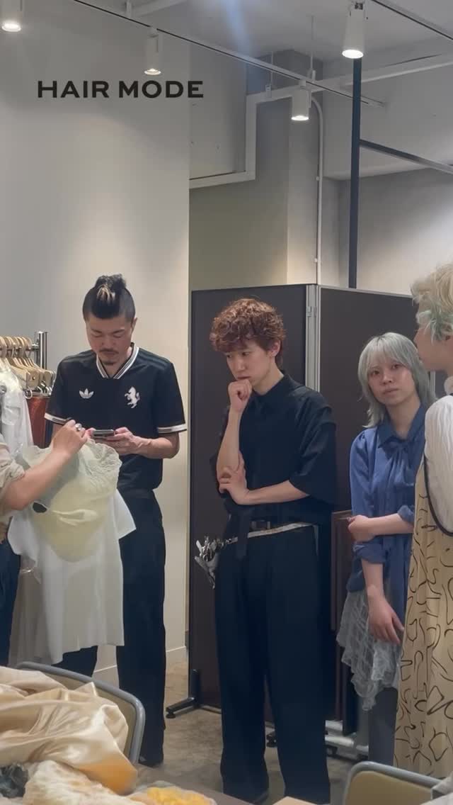 ヘアモード社 HAIR MODE ha afegit una foto nova. - ヘアモード社