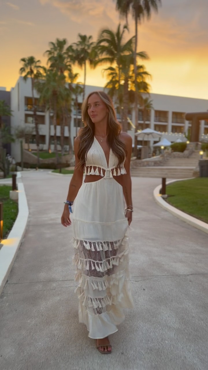live life on the beach dress love this life🌴✨🤍 Country Splash , Cabo San Lucas Mexico Cabo vacation Country Splash Cabo LOCASH Love This country music music country concert travel luxury travel vacation tropical The Cabana Life Lake