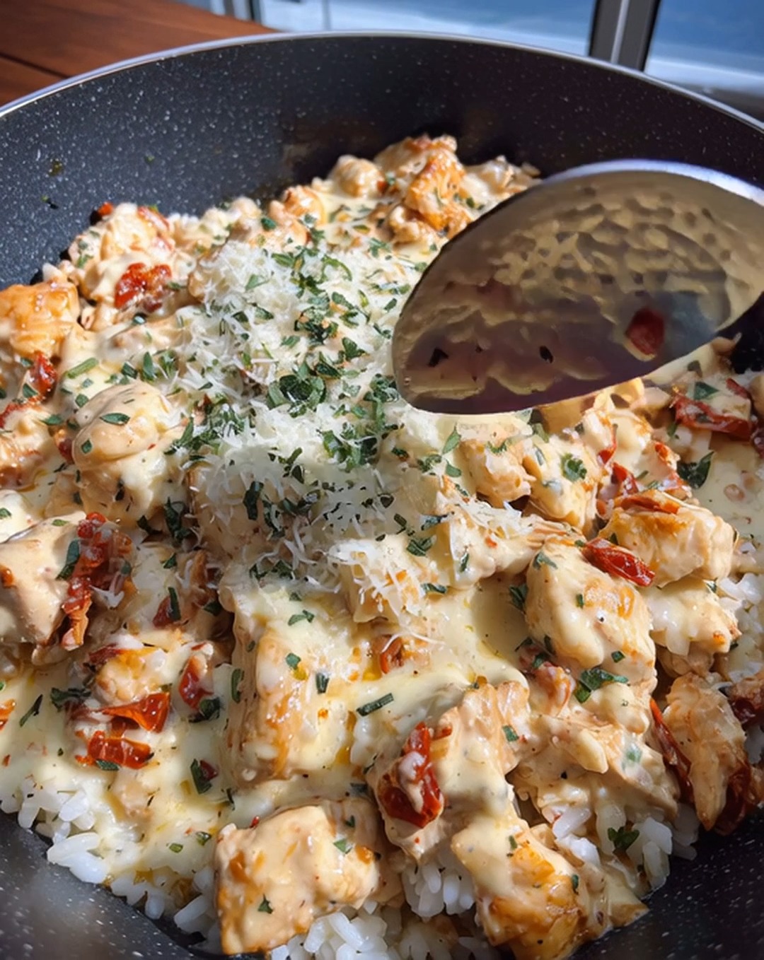 Marry Me Chicken and Rice 😋 Ingredients: 2 cups cooked rice 2–3 chicken ...