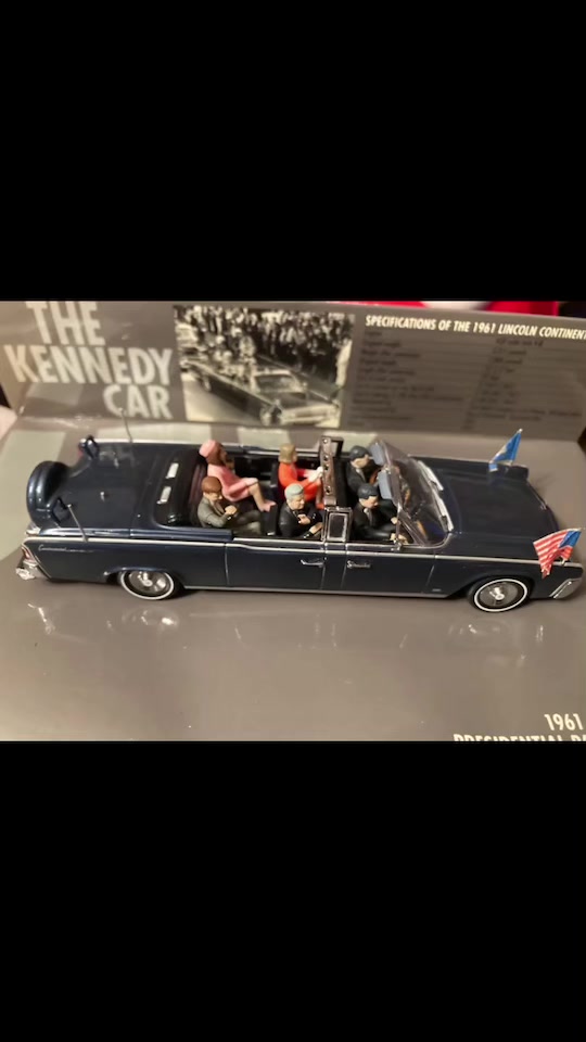 LINCOLN CONTINENTAL X100 1961 ケネディ大統領 JFK's 1961 Lincoln Continental X100 parade limo