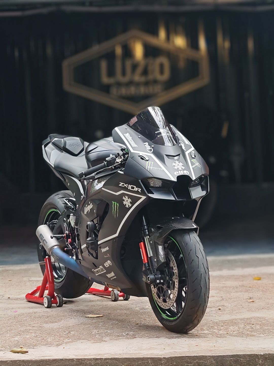 The Ninja ZX-6R is an aggressive, sporty, and beautiful-looking
