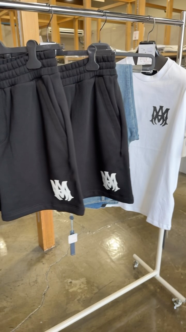 アミリ AMIRI 人気アイテムが再入荷！ スウェットハーフパンツ デニム