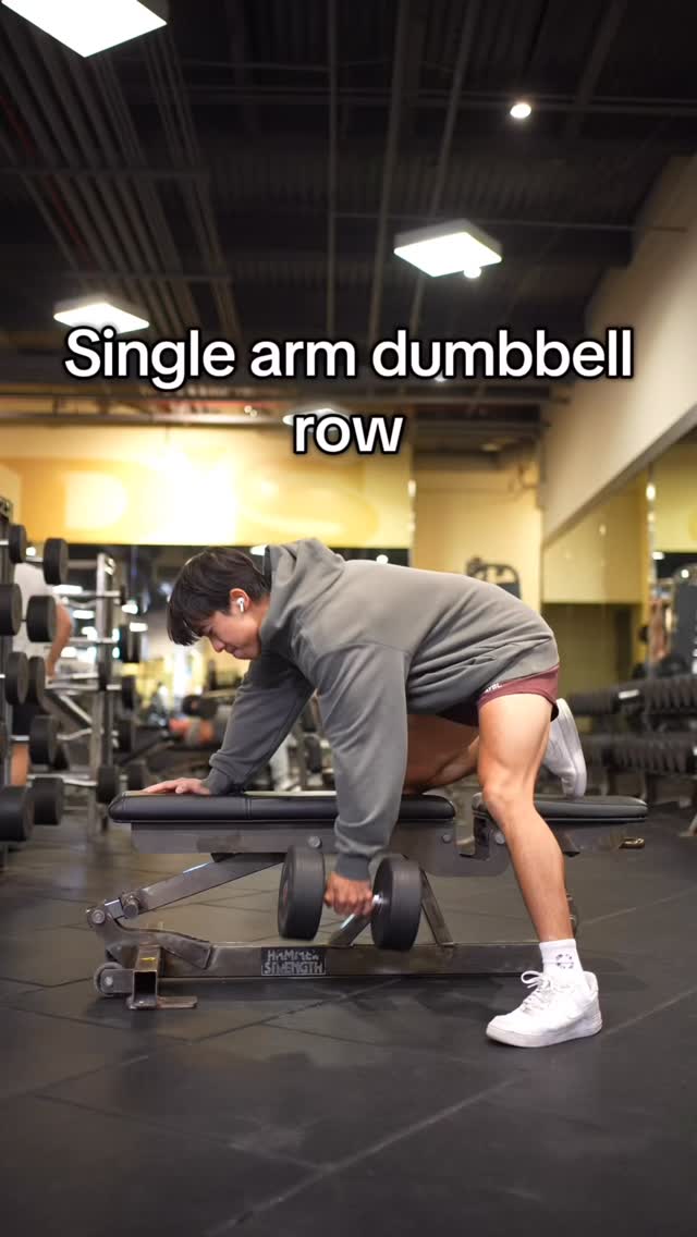 Here’s 2 form tweaks to make on single arm dumbbell rows to improve the ...