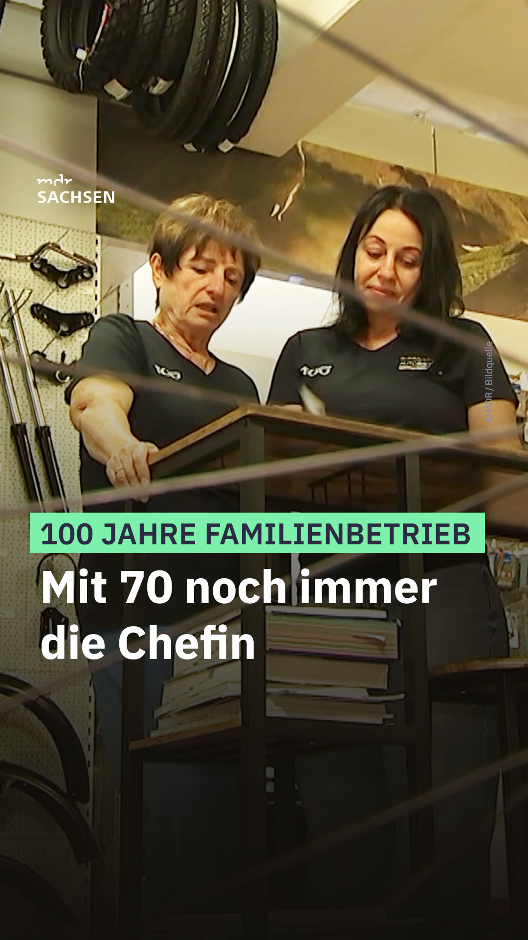 100 Jahre Familienunternehmen 🚲 Marisa Glomb ist im Laden von Auto Riedel in Schwarzenberg groß geworden und führt ihn heute in dritter Generation. Aufhören kommt für die 70-Jährige noch lange nicht