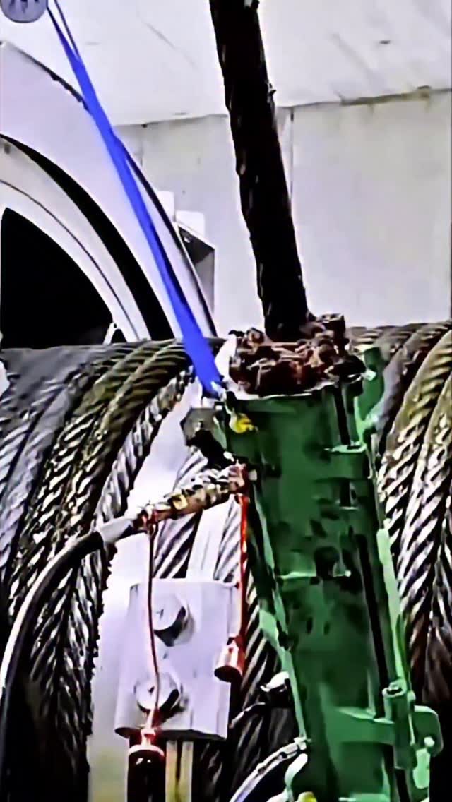 Automatic wire rope lubrication makes maintenance faster, cleaner, and ...