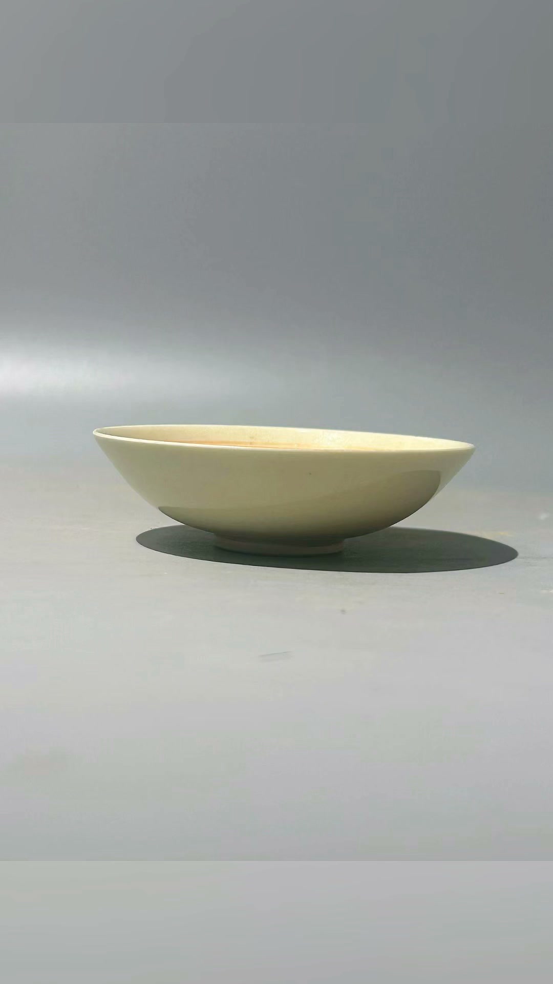 🔴 南宋哥窑八方碗/ 北京故宫博物院馆藏品哥窑青釉八方碗，高4.2厘米