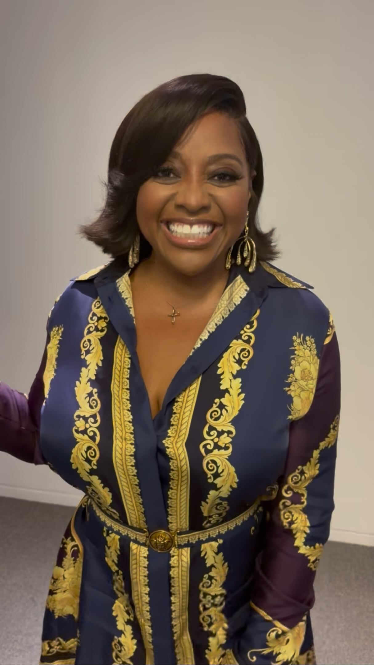 sherri shepherd gold dress Three more days!!! And you can watch ‘Angel in the Rubble’ on @lifetimetv this Saturday, September 12 8/7c, M/U @madebyrodneyjon, Hair @robfookshair, Styling @iamharrisoncrite, @versace , #911 MachinePhoto