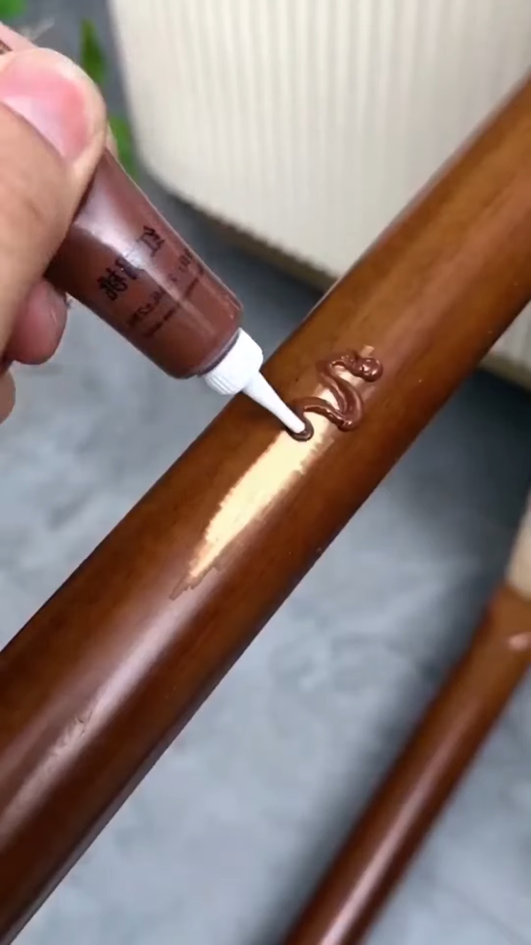 Restore scratched wood surfaces with ease 🪵 This wood scratch repair ...